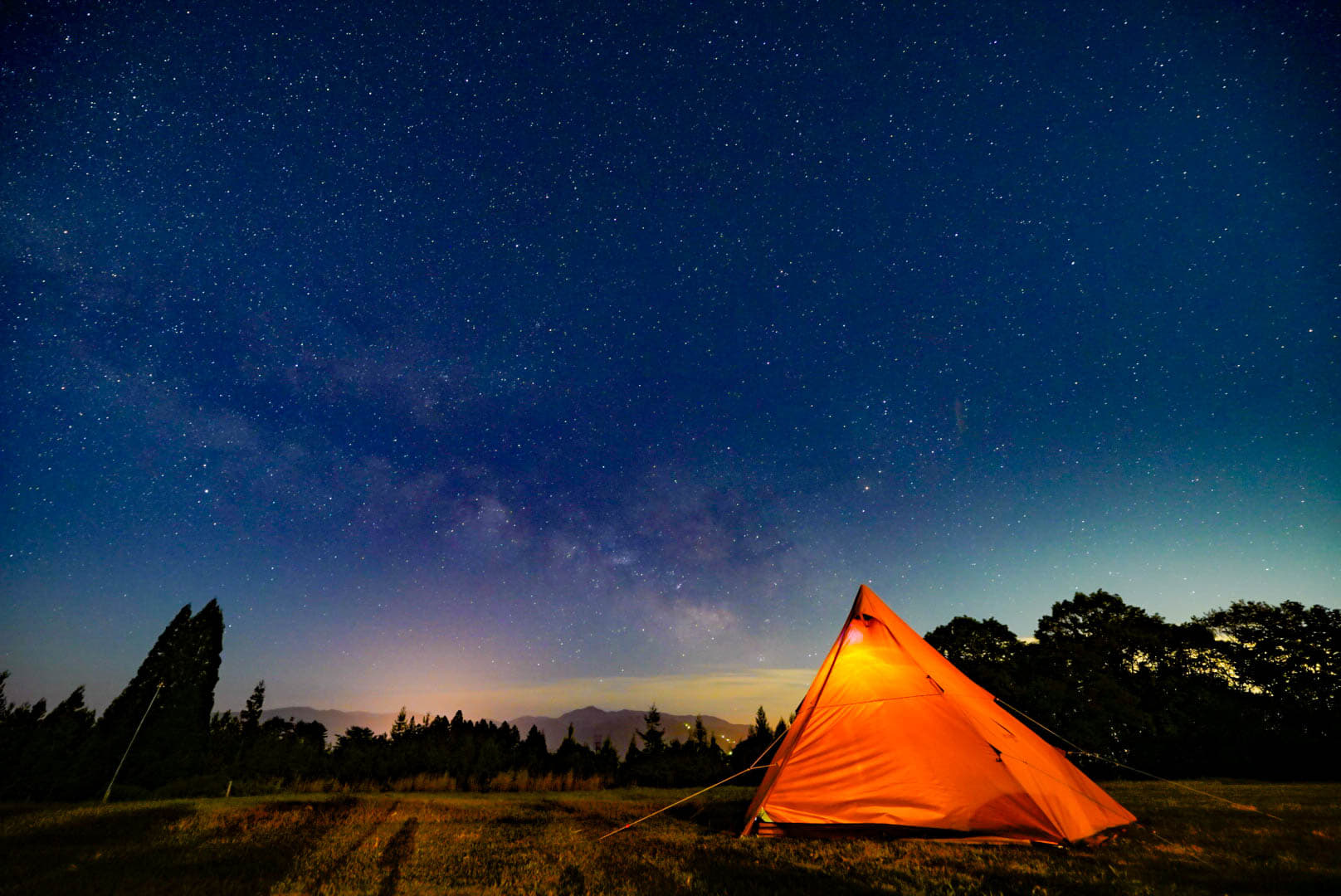満天の星空広がる 草原のキャンプ場で過ごすひととき - TOPICS - た